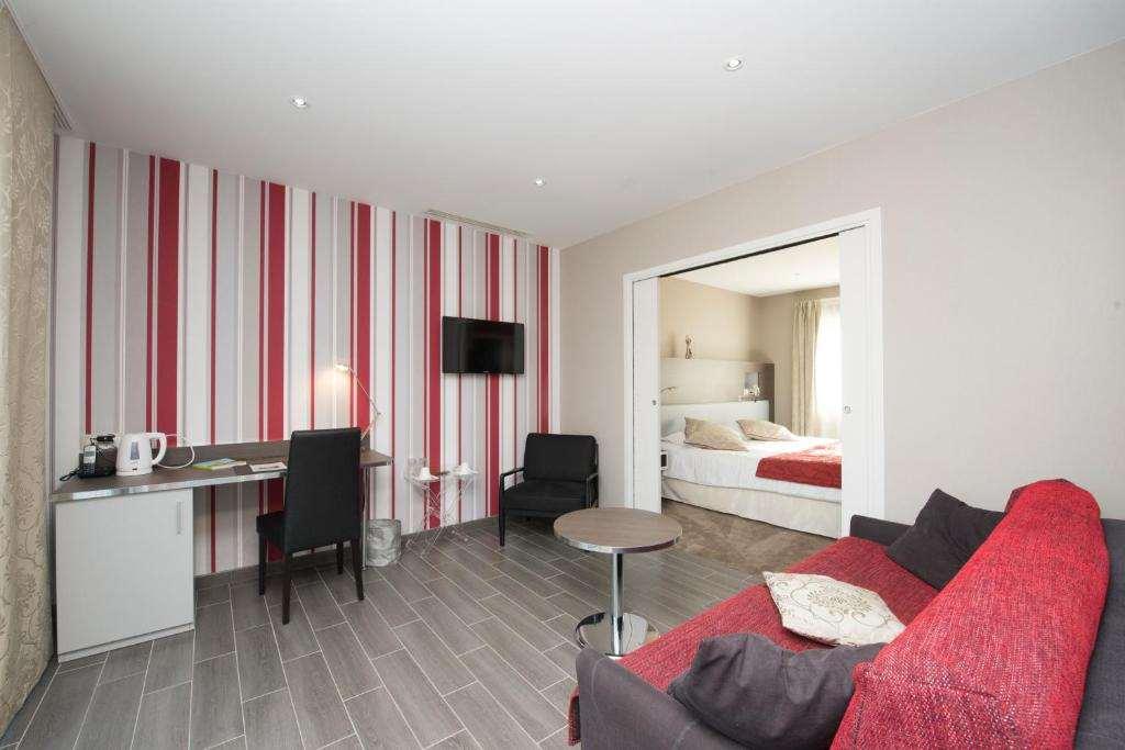 Logis Auberge Bienvenue Doué-la-Fontaine Δωμάτιο φωτογραφία