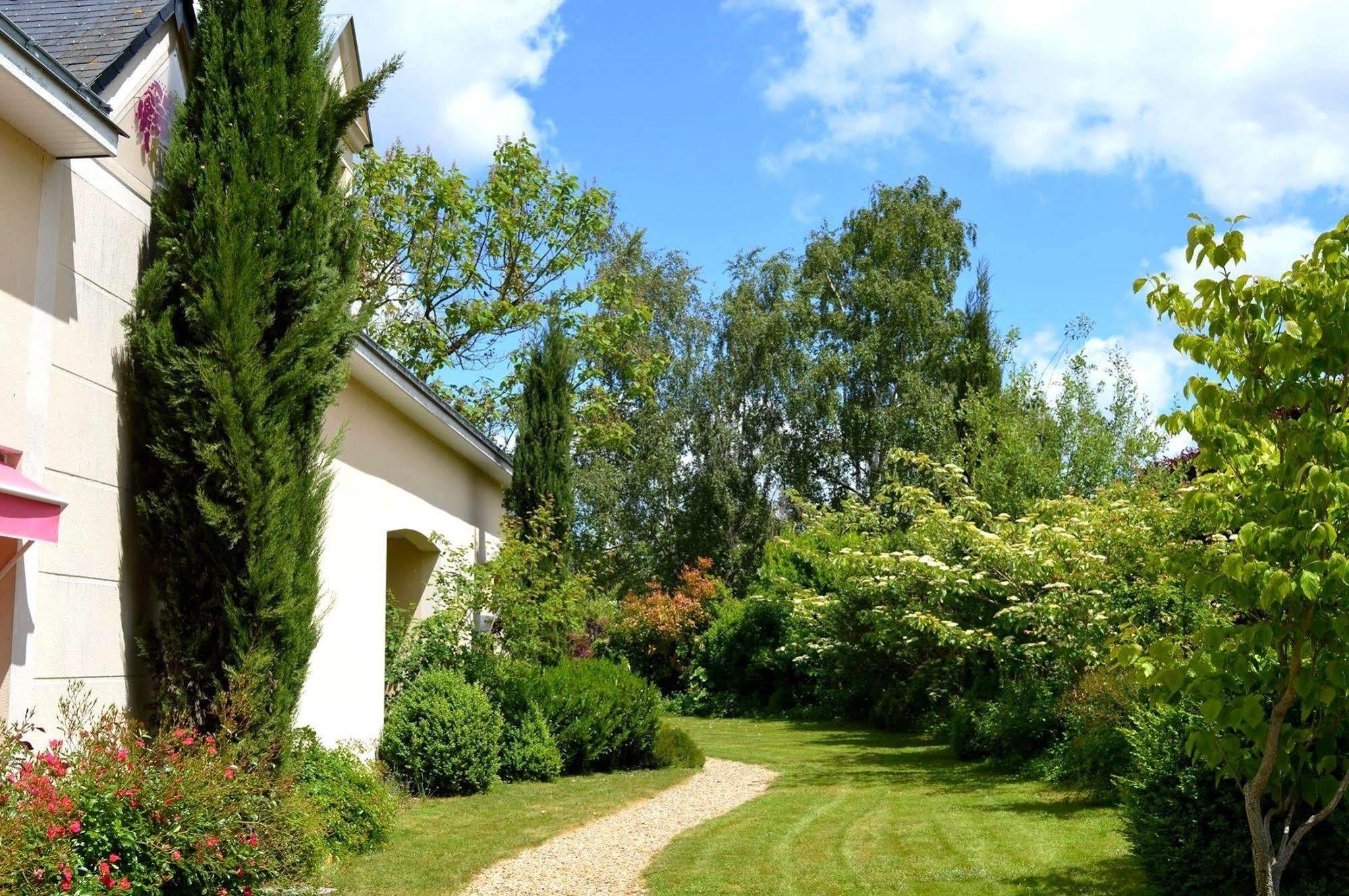 Logis Auberge Bienvenue Doué-la-Fontaine Εξωτερικό φωτογραφία